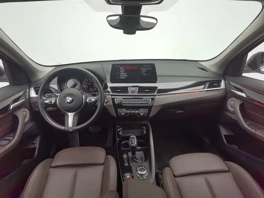 BMW X1 2022 sDrive20Li Exclusive Model 2023 — миниатюра 2