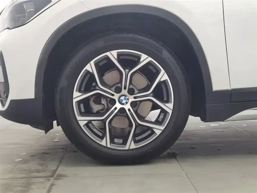 BMW X1 2022 sDrive20Li Exclusive Model 2023 — миниатюра 5