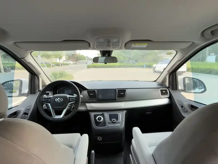 Maxus G10 2022 2.0T Automatic Smart Edition Gasoline 7 Seaters 2022 — миниатюра 3