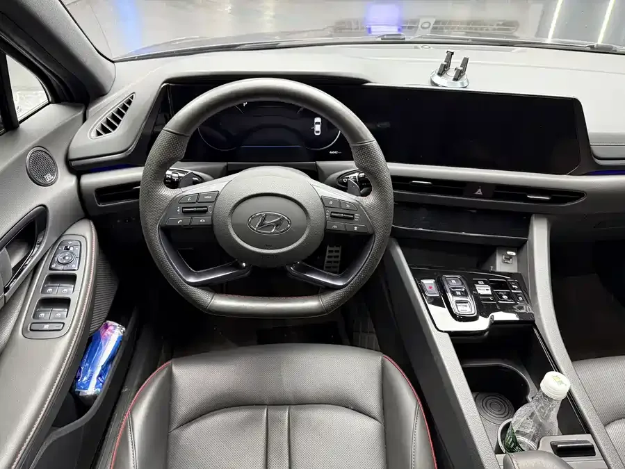 Hyundai Sonata 2022 Sonata 380TGDi Automatic 20th Anniversary Edition 2022 — миниатюра 4