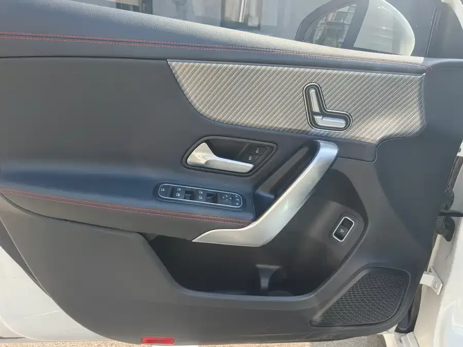 Mercedes-Benz Class A Mercedes-Benz A-Class 2023 A 200 L Fashion Edition 2023 — миниатюра 2