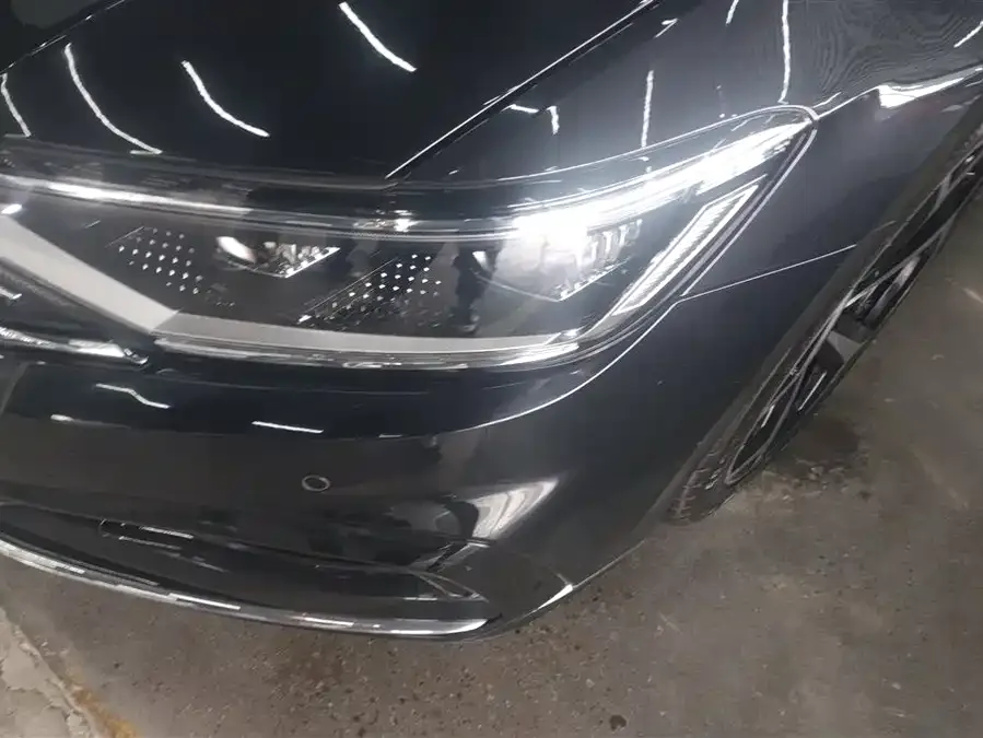 Volkswagen Magotan Magotan 2023 2 million commemorative edition 330TSI DSG leading model 2023 — миниатюра 2