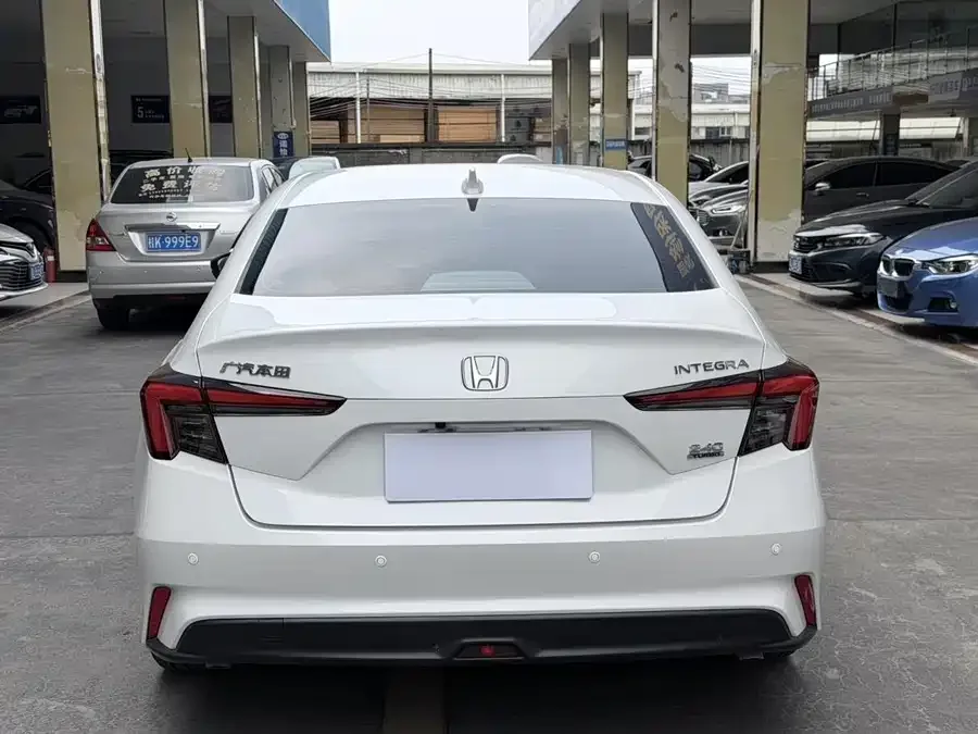 Honda Integra Stylish 2023 240TURBO CVT Deluxe Edition 2024 — миниатюра 4