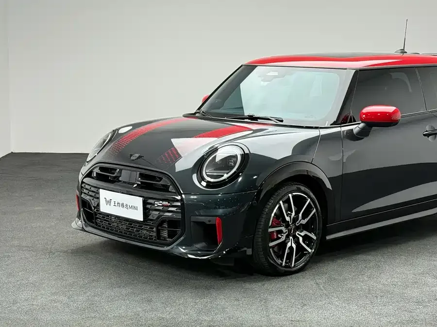 MINI JCW MINI JCW 2025 JOHN COOPER WORKS 2025 — миниатюра 2