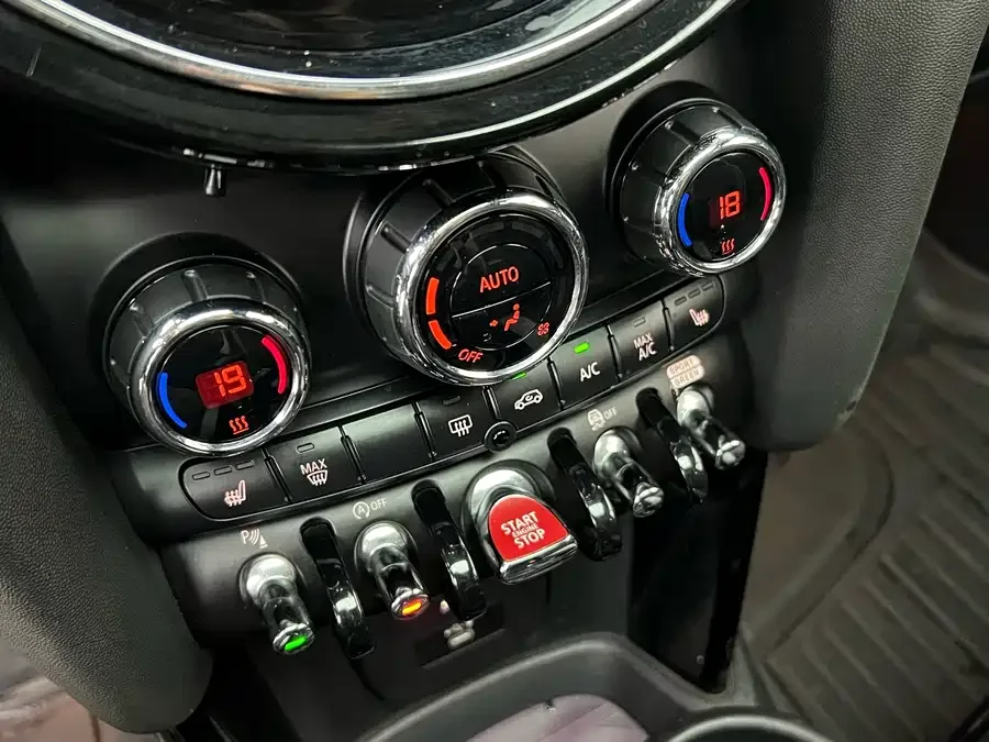 MINI JCW MINI JCW 2022 2.0T JOHN COOPER WORKS ALL-IN 2022 — миниатюра 3