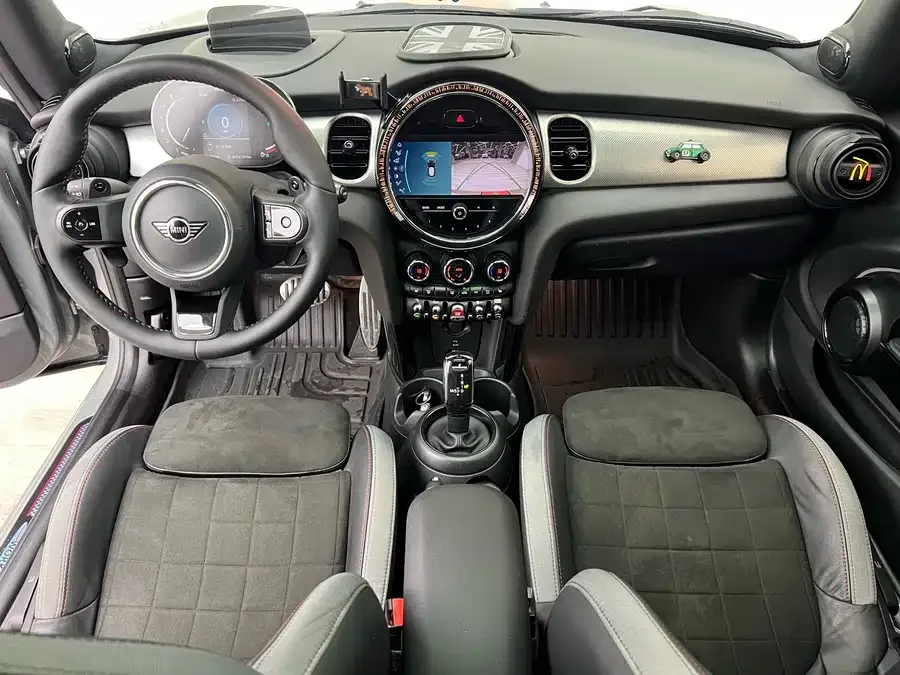 MINI JCW MINI JCW 2022 2.0T JOHN COOPER WORKS ALL-IN 2022 — миниатюра 4
