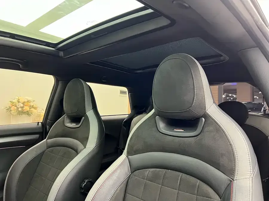 MINI JCW MINI JCW 2022 2.0T JOHN COOPER WORKS ALL-IN 2022 — миниатюра 5