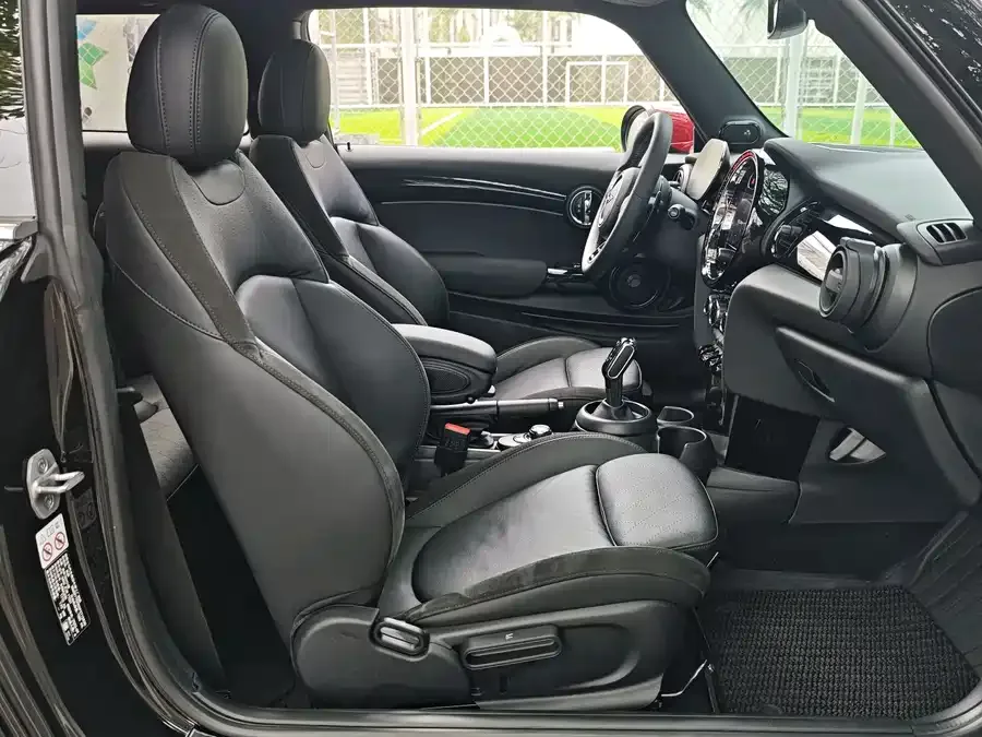 MINI JCW MINI JCW 2022 2.0T JOHN COOPER WORKS ALL-IN 2022 — миниатюра 4
