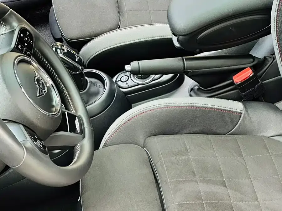 MINI JCW MINI JCW 2022 2.0T JOHN COOPER WORKS ALL-IN 2022 — миниатюра 5