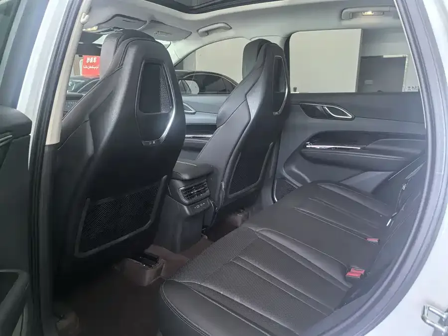 Hongqi HS3 PHEV Hongqi HS3 PHEV 2025 117km Jinwei Edition 2025 — миниатюра 2