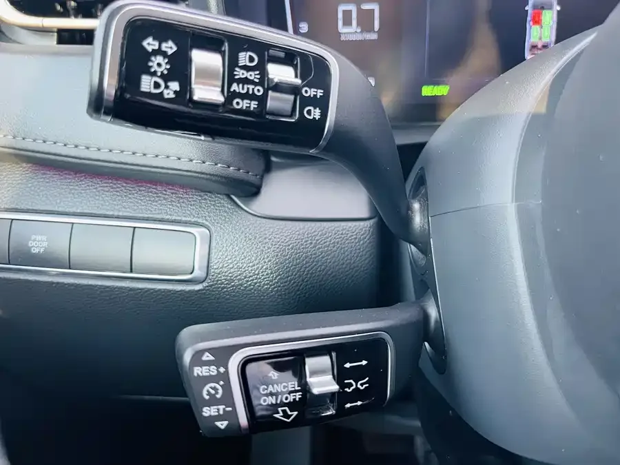Hongqi HQ9 Hongqi HQ9 2023 2.0T Intelligent Connection Flagship Edition 2023 — миниатюра 3