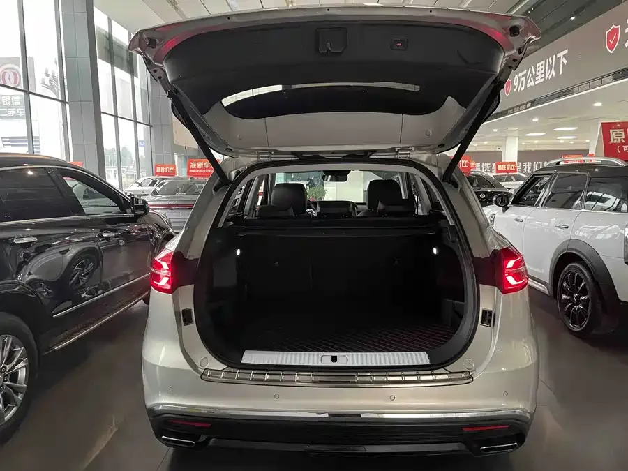Hongqi HS5 Hongqi HS5 2022 facelift 2.0T Zhilian Qixiang Edition 2023 — миниатюра 5