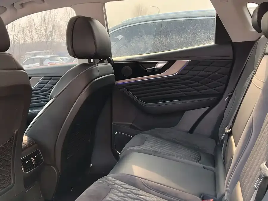 Hongqi HS5 Hongqi HS5 2022 2.0T Zhilian Qixiang 4WD Edition 2022 — миниатюра 4