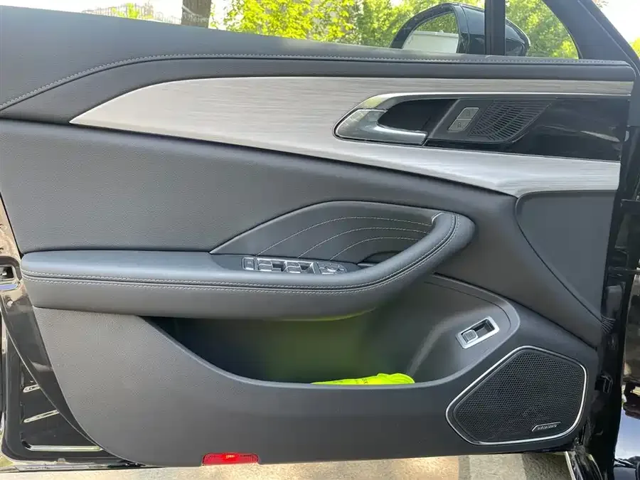 Hongqi H5 Hongqi H5 2025 2.0T Automatic Flagship Edition 2026 — миниатюра 4