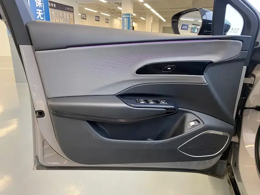 Hongqi EH7 Hongqi EH7 2025 640 4WD Smart Edition 2025 — миниатюра 2