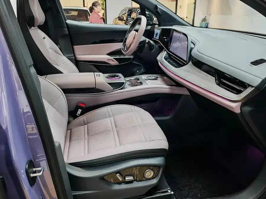 Hongqi Tiangong 08 Hongqi Tiangong 08 2025 680 Ultra 4WD version 2025 — миниатюра 4
