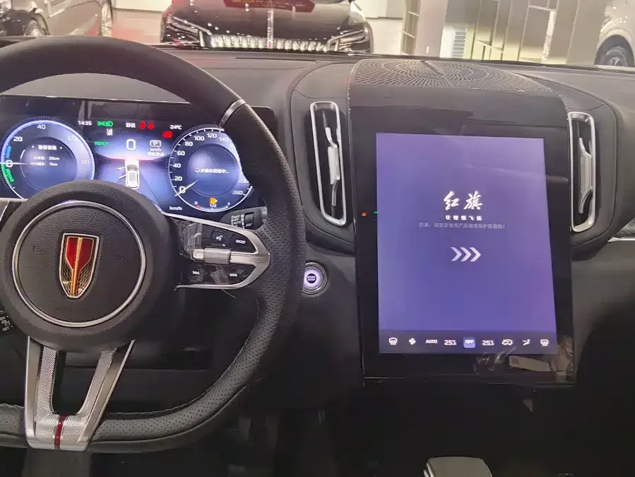 Hongqi HS3 PHEV Hongqi HS3 PHEV 2025 125km Jinwei PLUS 2 Millionth Commemorative Edition 2026 — миниатюра 5