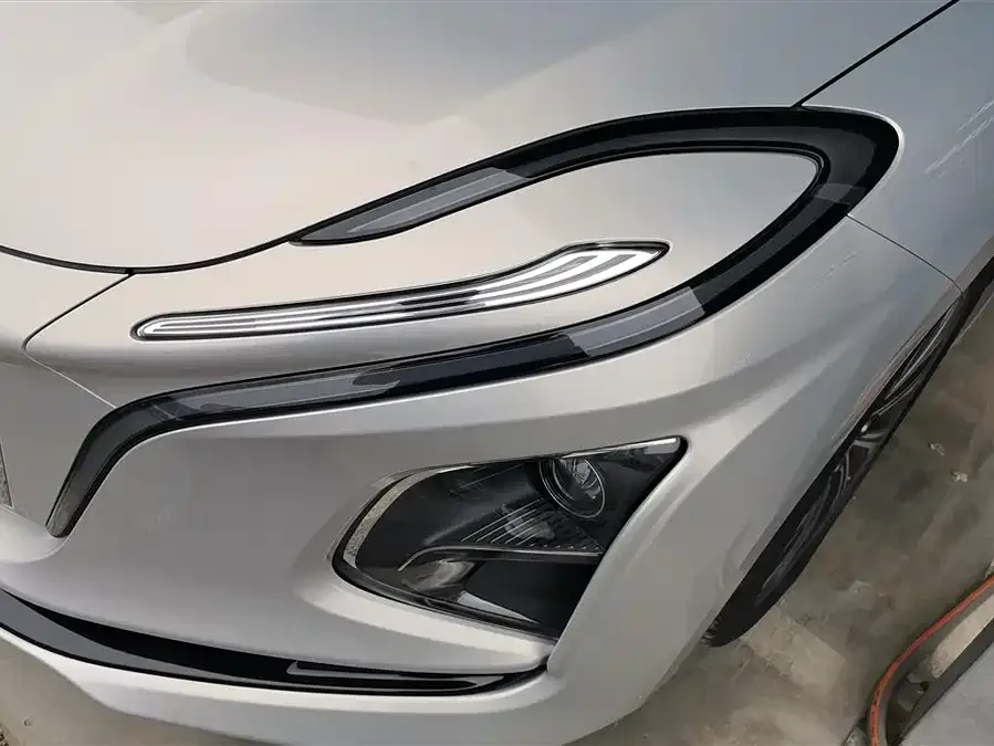 Hongqi E-QM5 Hongqi E-QM5 2022 431km Charging Enjoyment Edition 2023 — миниатюра 5