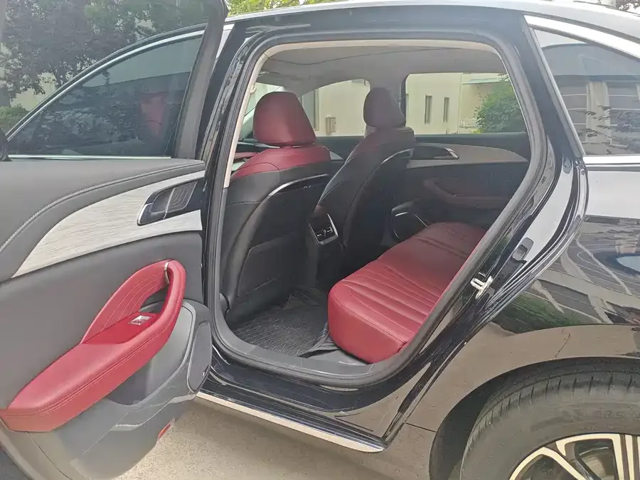 Hongqi H5 PHEV Hongqi H5 PHEV 2025 130 Super Hybrid Edition 2025 — миниатюра 3