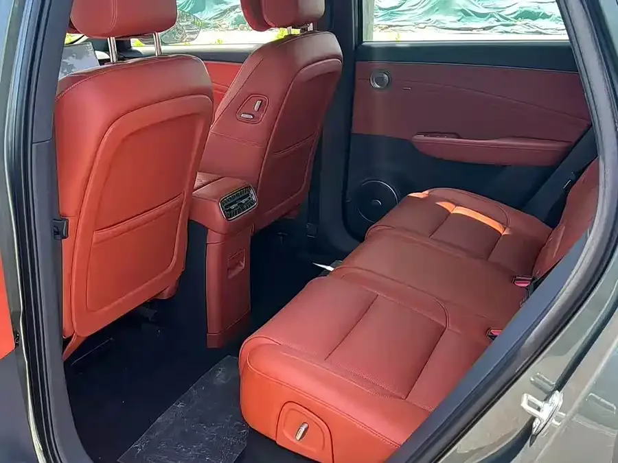 Hongqi HS6 PHEV Hongqi HS6 PHEV 2026 Model 240 Intelligent Hybrid 2026 — миниатюра 3
