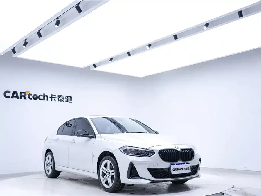 BMW 1 Series BMW 1 Series 2022 120i M Sport Night Edition 2023 — миниатюра 4