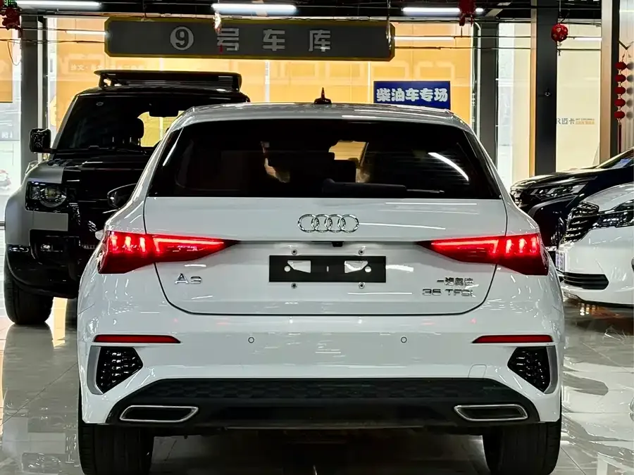Audi A3 2022 Sportback 35 TFSI stylish and sporty 2022 — миниатюра 3