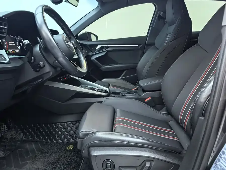 Audi A3 2023 A3L Limousine 35 TFSI Fashion Sports 2023 — миниатюра 2