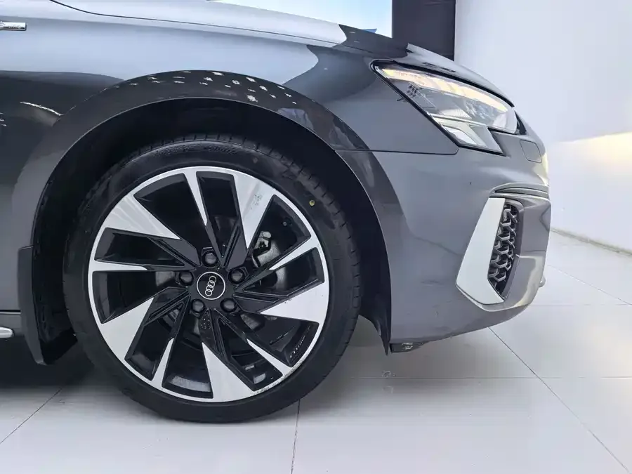 Audi A3 2023 A3L Limousine 35 TFSI Fashion Sports 2023 — миниатюра 5