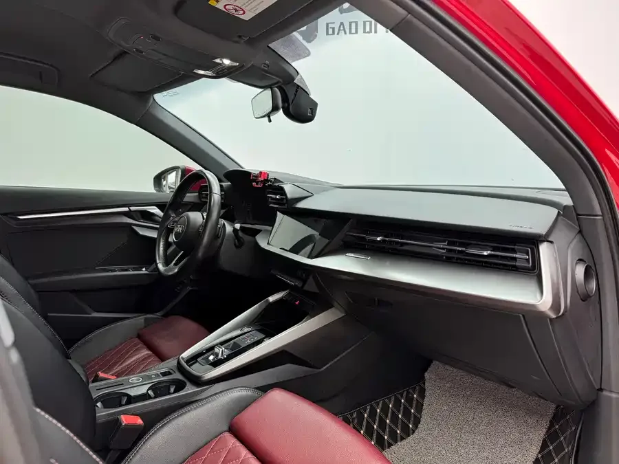 Audi A3 2022 A3L Limousine 35 TFSI aggressive and sporty 2022 — миниатюра 4