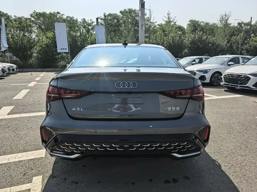 Audi A3 2026 A3L Limousine 35TFSI Flying Spur Enjoyment Edition 2026 — миниатюра 4