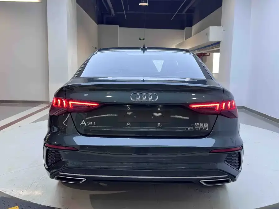 Audi A3 2023 A3L Limousine 35 TFSI Fashion Sports 2023 — миниатюра 2