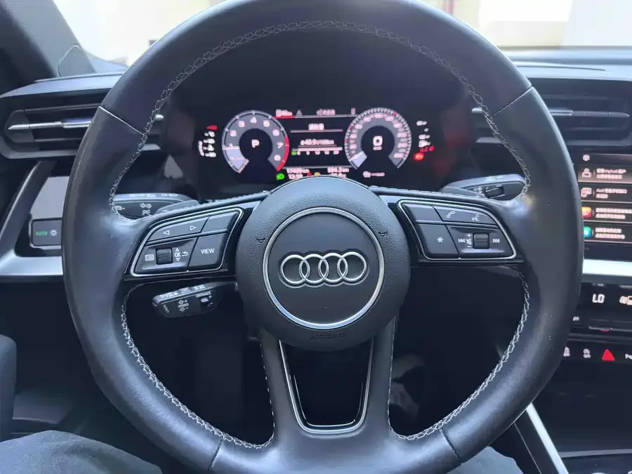Audi A3 2023 A3L Limousine 35 TFSI Fashion Sports 2023 — миниатюра 3