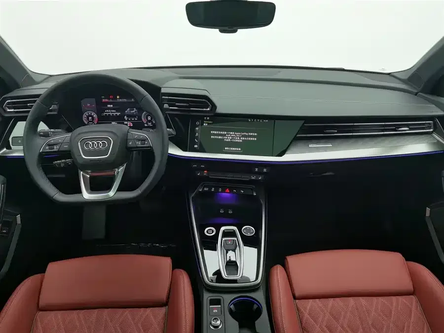 Audi A3 2026 Sportback 35TFSI Flying Spur Luxury Edition + Luxury Package 2026 — миниатюра 2