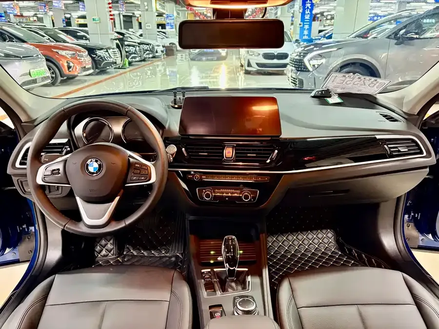 BMW 1 Series BMW 1 Series 2022 120i M Sport Edition 2022 — миниатюра 4