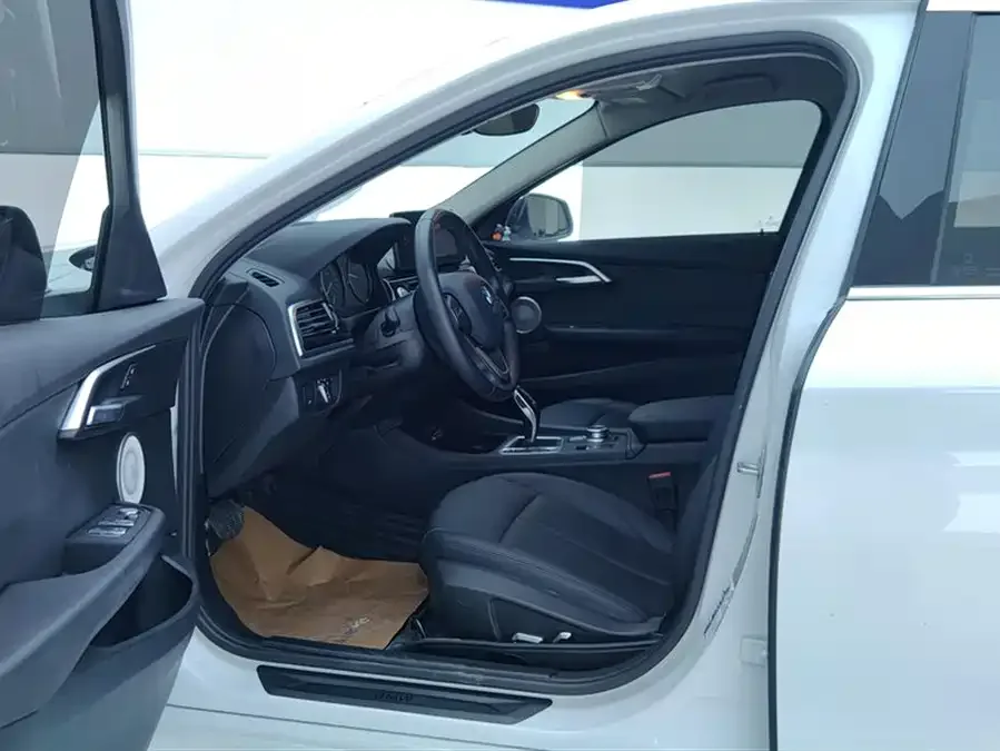 BMW 1 Series BMW 1 Series 2022 120i M Sport Edition 2022 — миниатюра 4