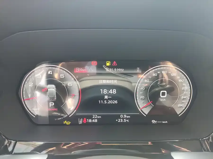 Audi A3 2026 Sportback 35TFSI Flying Spur Luxury Edition + Luxury Package 2026 — миниатюра 5
