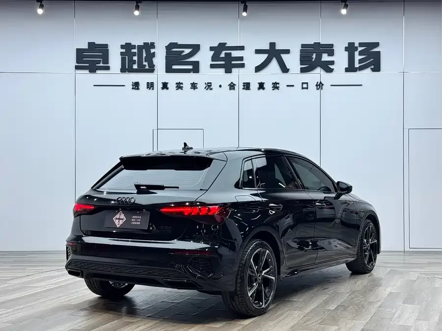 Audi A3 2022 Sportback 35 TFSI stylish and sporty 2023 — миниатюра 2