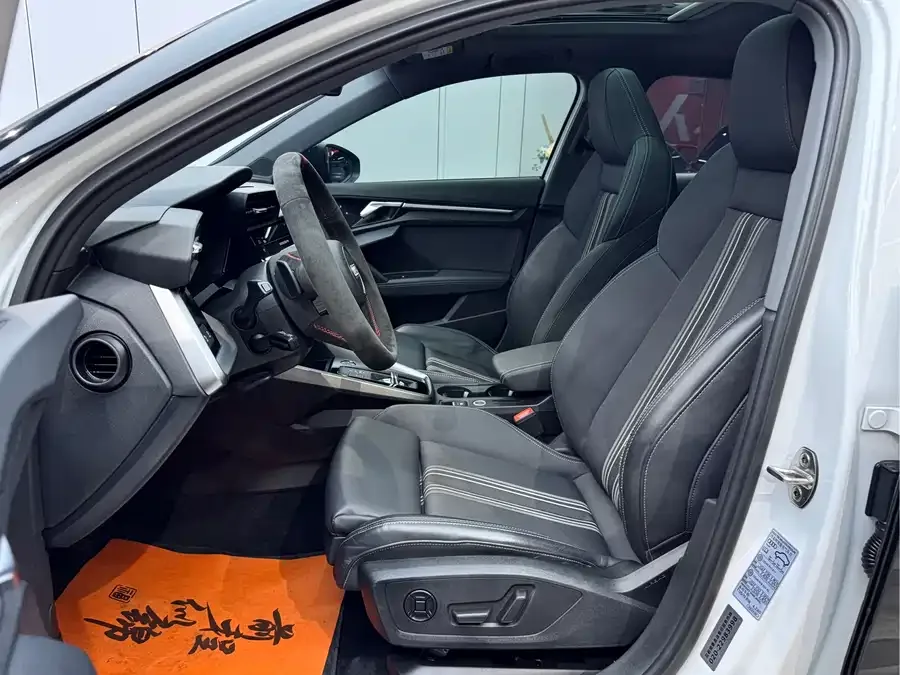 Audi A3 2022 Sportback 35 TFSI stylish and sporty 2023 — миниатюра 3