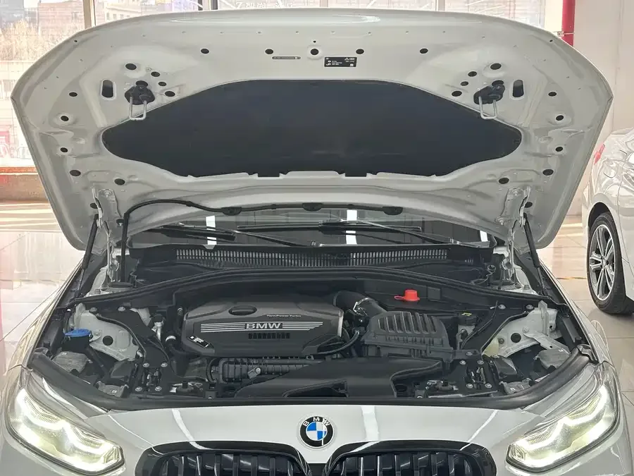 BMW 1 Series BMW 1 Series 2022 120i M Sport Night Edition 2022 — миниатюра 5