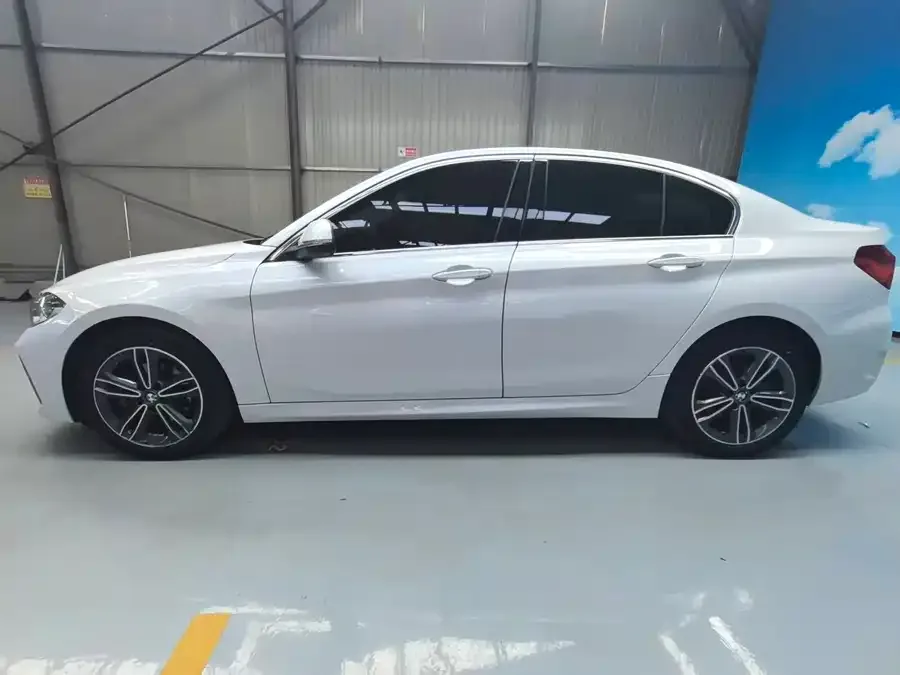 BMW 1 Series BMW 1 Series 2023 120i M Sport 2023 — миниатюра 3