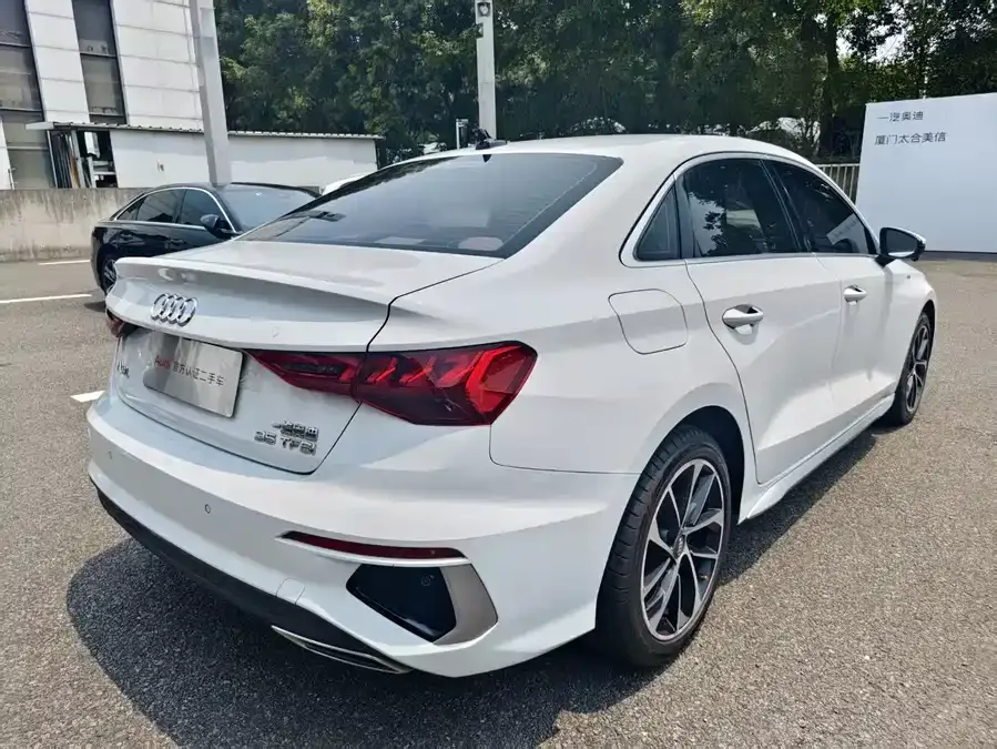 Audi A3 2022 A3L Limousine 35 TFSI aggressive and sporty 2022 — миниатюра 5