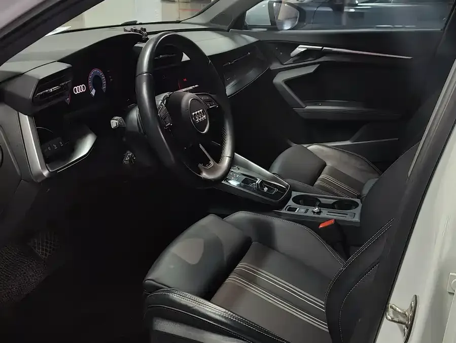 Audi A3 2023 facelift A3L Limousine 35 TFSI stylish and sporty 2024 — миниатюра 4
