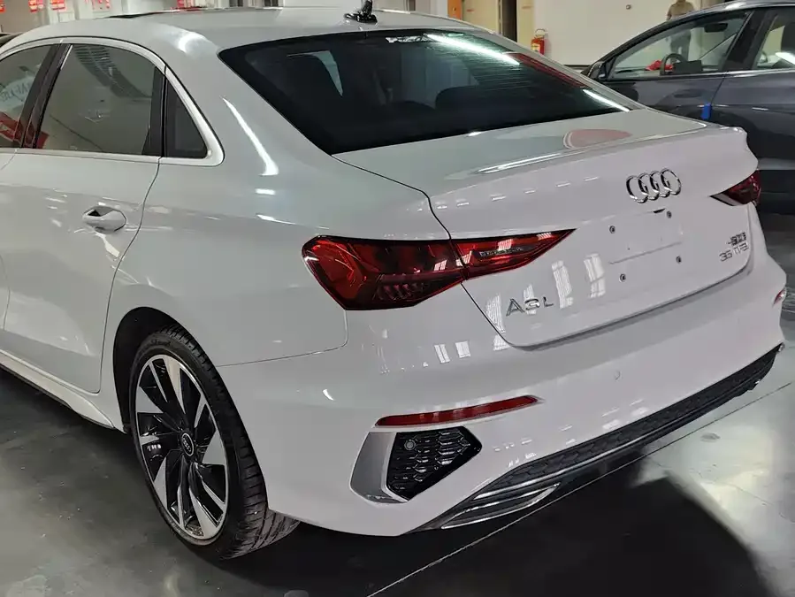 Audi A3 2023 facelift A3L Limousine 35 TFSI stylish and sporty 2024 — миниатюра 5