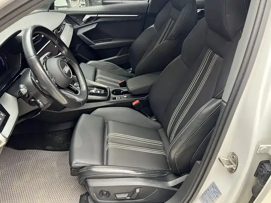 Audi A3 2024 A3L Limousine 35 TFSI Fashion Sports 2024 — миниатюра 4