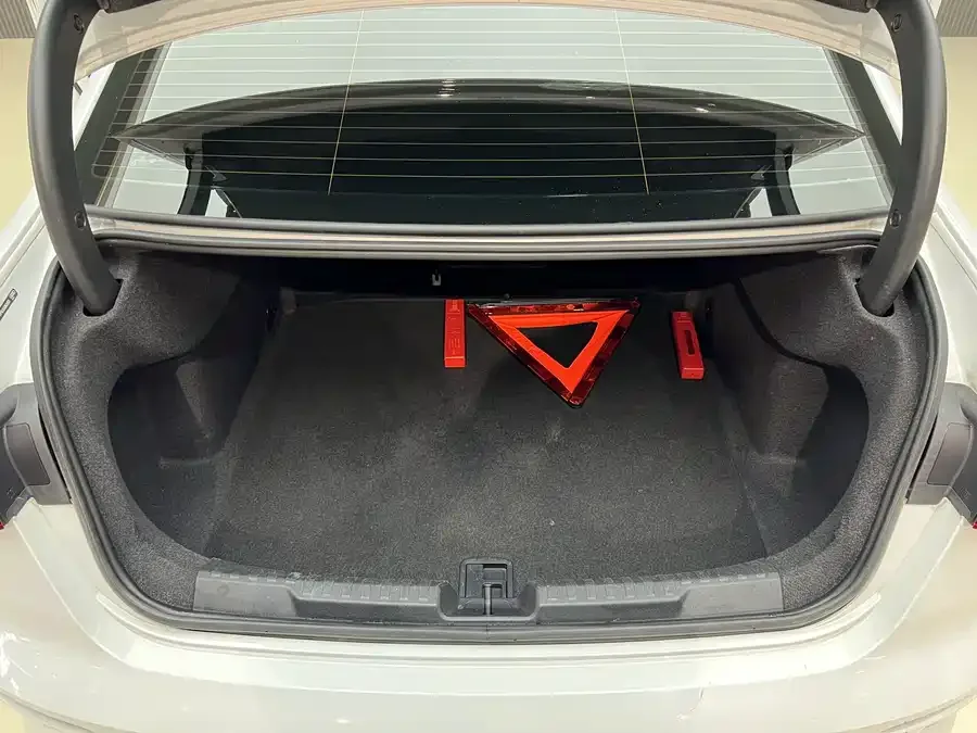 Audi A3 2024 A3L Limousine 35 TFSI Fashion Sports 2024 — миниатюра 5