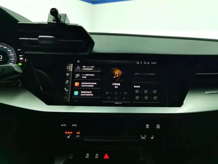 Audi A3 2024 Sportback 35 TFSI aggressive sports model 2024 — миниатюра 4