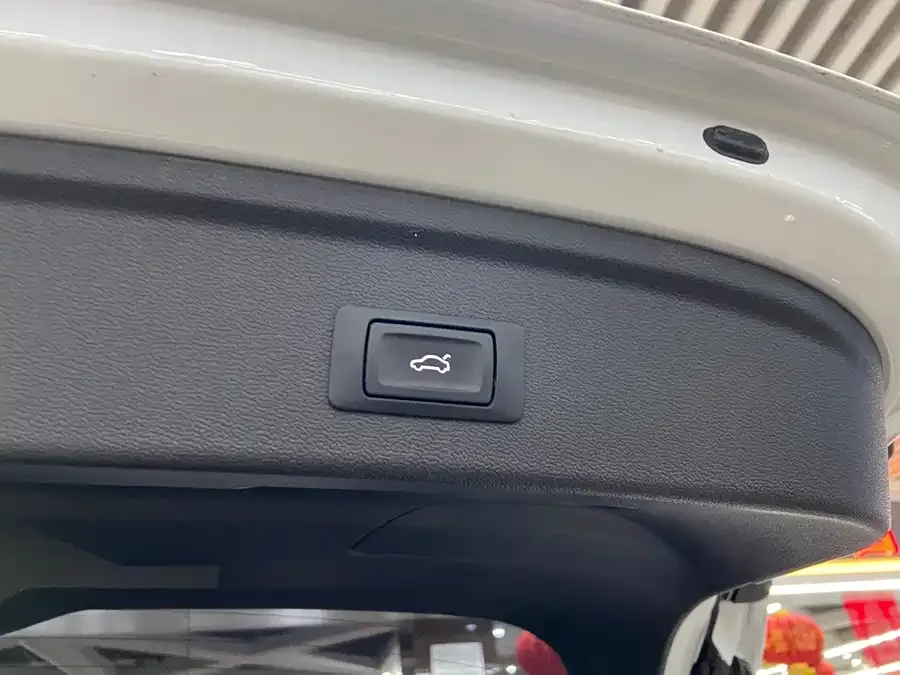 Audi A3 2022 Sportback 35 TFSI stylish and sporty 2022 — миниатюра 4