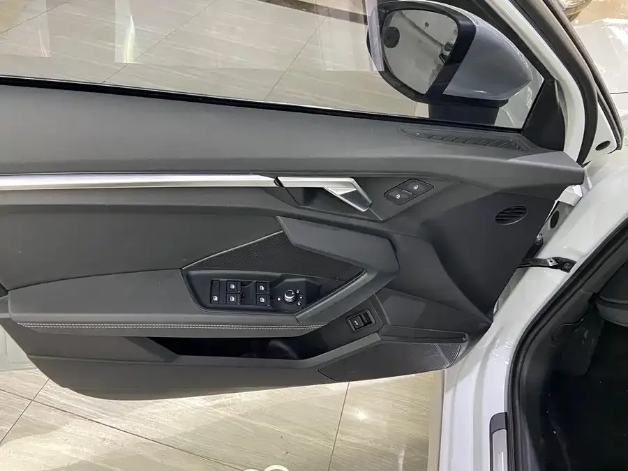 Audi A3 2022 Sportback 35 TFSI stylish and sporty 2022 — миниатюра 5