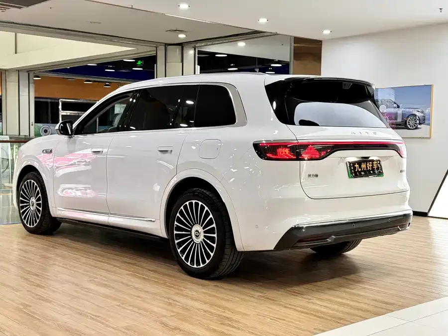 AITO M8 Wenjie M8 2025 Extended Range Max+ Version 53.4kWh 5-Seat Version (192-line LiDAR) 2025 — миниатюра 2
