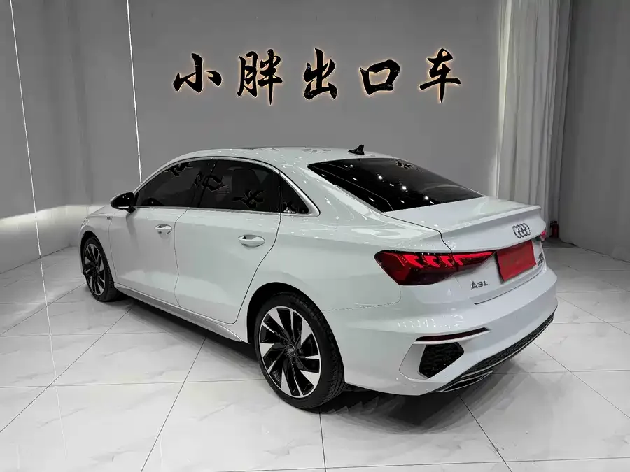 Audi A3 2022 A3L Limousine 35 TFSI Fashion Sports 2022 — миниатюра 2